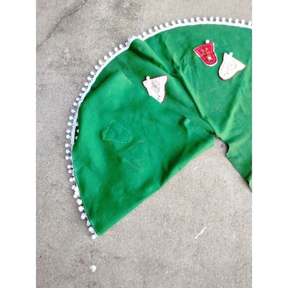 Vintage 50’s Felt Christmas Tree Skirt Hand Embroidered Bells - Picture 2 of 6